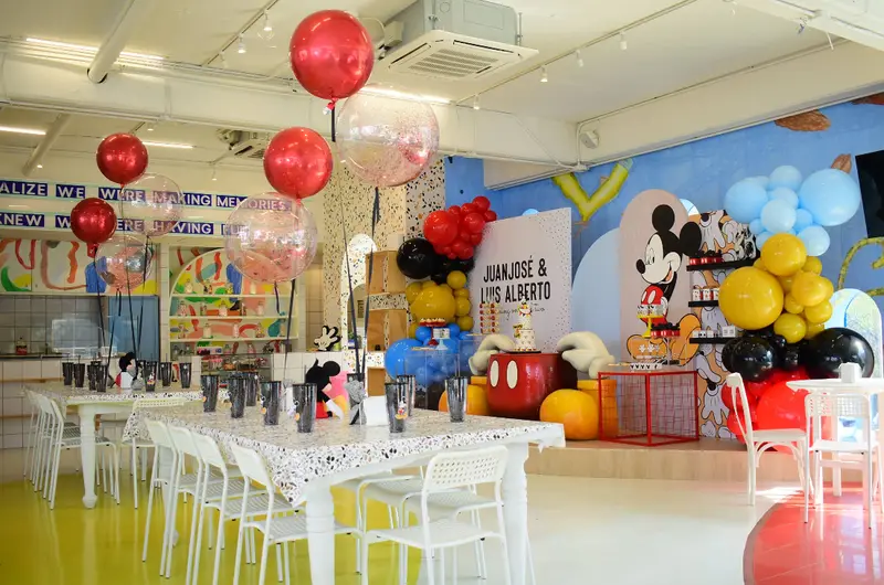 Montaje temático Mickey